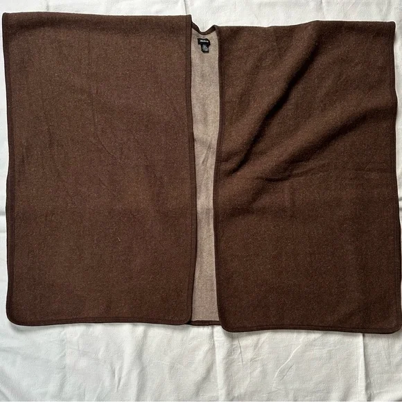 Minimalist Brown & Gray Wrap - Picture 8 of 14